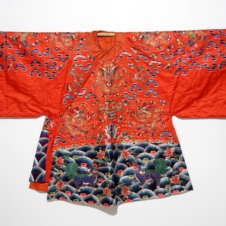 Une robe en soie brodée, Chine, Qing
