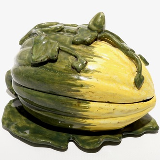 Une terrine en forme de melon en faïence de Delft polychrome, 2ème moitié du 18ème