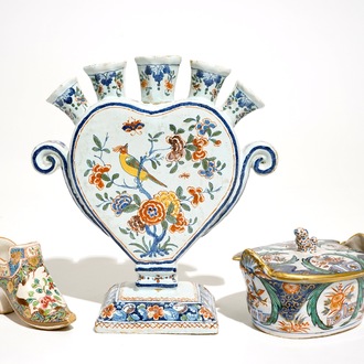 A Delft style heart-shaped tulip vase, a shoe and a butter tub, France, 19th C.