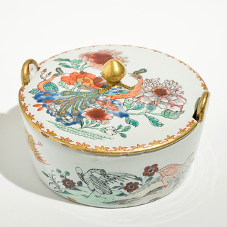 Een fijne botervloot Delft doré petit feu naar Chinees famille rose voorbeeld, 18e eeuw
