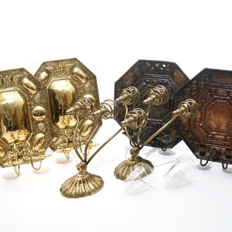 Drie paar bronzen en koperen wandapplieken, 18e eeuw