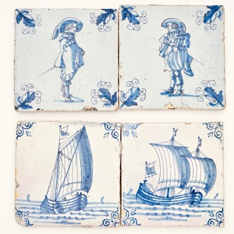Vier blauwwitte Delftse tegels met soldaten en schepen, 17e eeuw