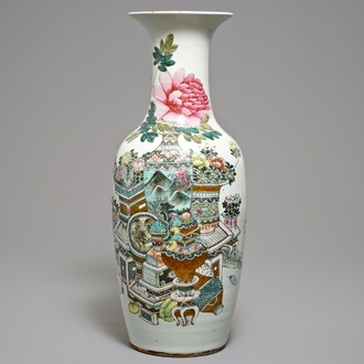 A Chinese qianjiang cai vase with antiquities design, 19/20th C.