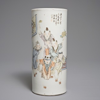 Un porte-chapeau en porcelaine de Chine qianjiang cai, 19/20ème