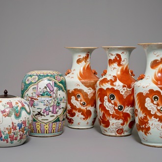 Five Chinese iron red and famille rose vases, 19/20th C.