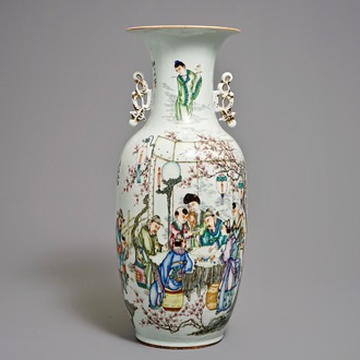 A Chinese qianjiang cai two-sided design vase, 19/20th C.