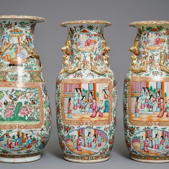 Trois vases en porcelaine de Chine famille rose de Canton, 19ème