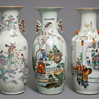 Trois grands vases en porcelaine de Chine famille rose, 19/20ème