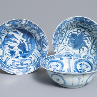 Three Chinese blue and white kraak porcelain klapmuts bowls, Wanli