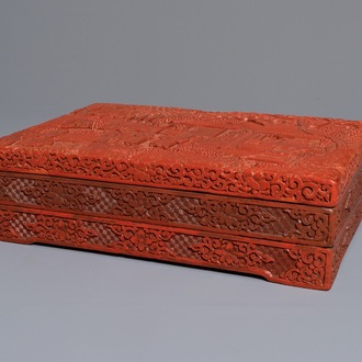 Une boîte rectangulaire à trois compartiments en laque rouge à décor de figures dans un jardin, Chine, 19ème