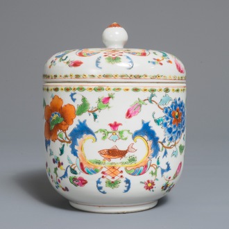 Un pot couvert en porcelaine de Chine famille rose à décor 'Pompadour', Qianlong, vers 1745