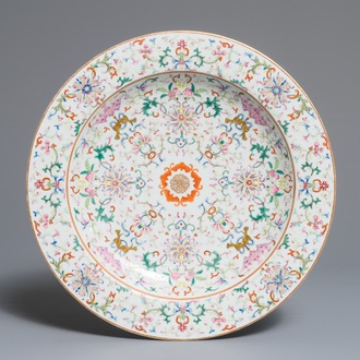 A Chinese famille rose dish, Jiaqing mark, 19/20th C.