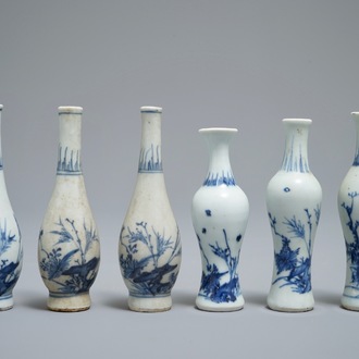 Quatre vases du Hatcher cargo en porcelaine de Chine bleu et blanc, époque Transition