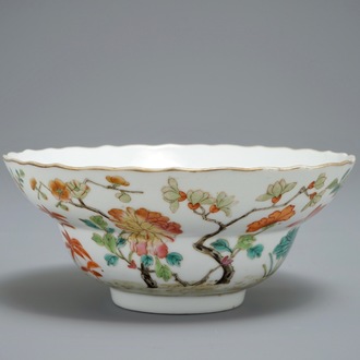 A Chinese famille rose bowl with floral design, Daoguang mark, 19th C.
