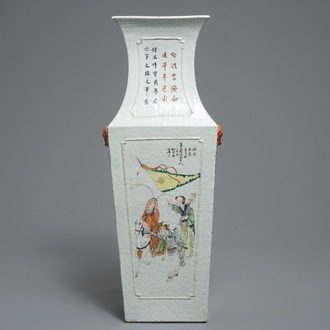 Un vase de forme rectangulaire en porcelaine de Chine qianjiang cai, 19/20ème