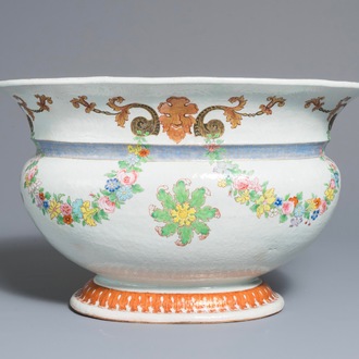 A rare Chinese famille rose 'Pronk'-style wine cooler, Qianlong, ca. 1740