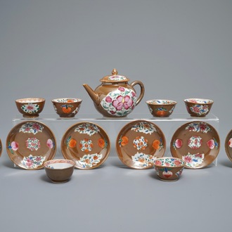 乾隆 粉彩花卉纹茶壶和茶杯六套