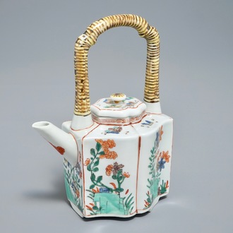 A Chinese famille verte teapot and cover, Kangxi