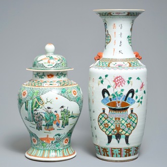 Deux vases en porcelaine de Chine famille rose et verte, 19ème