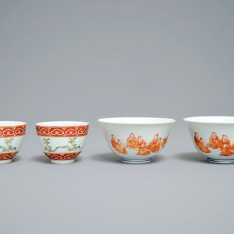 Two pairs of Chinese famille verte and iron red bowls, 19/20th C.