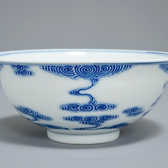 19-20世纪 光绪 云图腾青花瓷碗