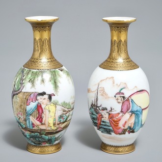 Deux vases en porcelaine de Chine famille rose coquille d'oeuf aux sujets érotiques, marque de Qianlong, 20ème