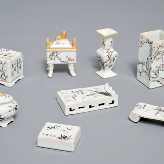 Acht Chinese qianjiang cai scholar's objects, gemerkt You Shi, 19/20e eeuw