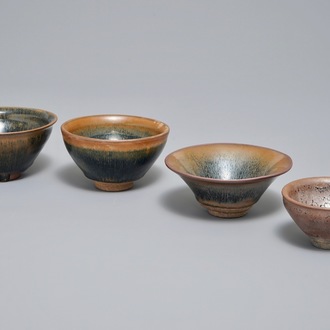 Quatre bols à thé temmoku de type Jian, Song ou après