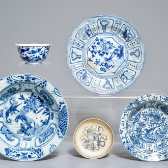 Five Chinese blue and white plates and bowls, Wanli, Tianqi and Transitional period