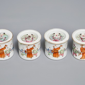Quatre boîtes couvertes de forme ronde en porcelaine de Chine famille rose, 19ème