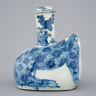 A Chinese blue and white kraak porcelain frog-shaped kendi, Wanli