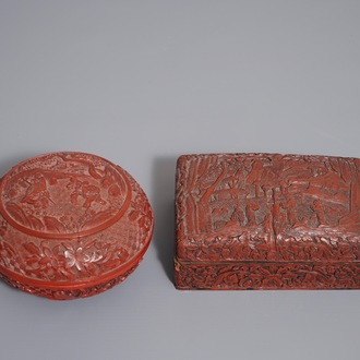 Deux boîtes couvertes en laque rouge aux décors de dragons et de figures dans un paysage, Chine, 19/20ème