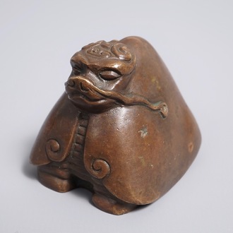A Chinese bronze scroll or paper weight shaped as the dragon turtle Longui, 18/19th C.