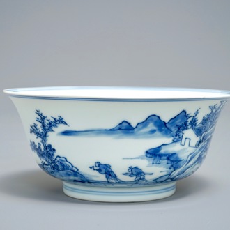 Un bol en porcelaine de Chine bleu et blanc à décor d'un paysage raffiné, marque et époque de Yongzheng