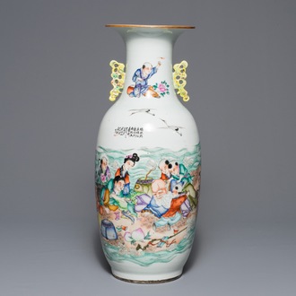 A Chinese famille rose two-sided design vase, 19/20th C.