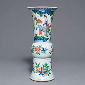 Un vase de forme gu en porcelaine de Chine wucai, Shunzhi, époque Transition