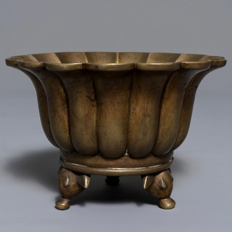 A Chinese bronze flower-shaped incense burner, Xuande mark, 19/20th C.