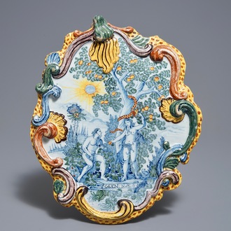 Une plaque en faïence polychrome de Delft à décor d'Adam et Eve, 18ème