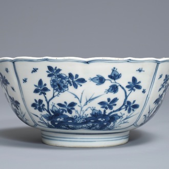 A Chinese blue and white bowl with floral design, Kangxi