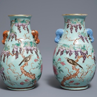 Une paire de vases de forme hu en porcelaine de Chine de style Dayazhai, 19/20ème