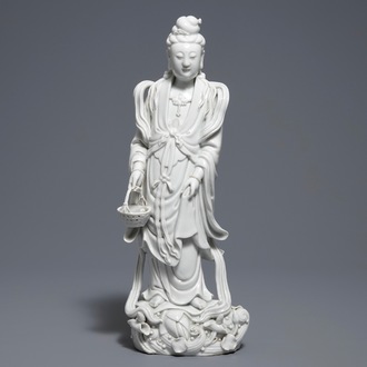 Une figure de Guanyin en porcelaine blanc de Chine de Dehua, 19ème
