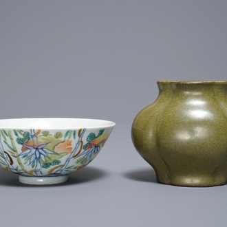A Chinese 'teadust' vase and a doucai bowl, Yongzheng and Qianlong mark, 18th and 20th C.