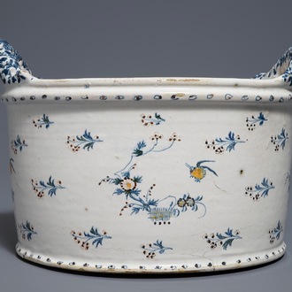 A Brussels faience 'La haie fleurie' rope twist handles basin or cooler, 18th C.