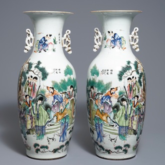 A pair of Chinese famille rose two-sided design vases, 19/20th C.