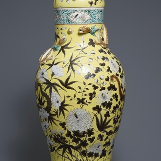 Un grand vase couvert en porcelaine de Chine de style Dayazhai, 19ème