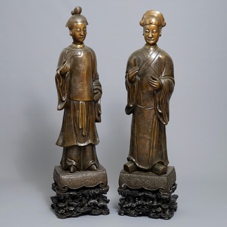 Een paar grote Chinese bronzen figuren voor de Vietnamese markt, 19e eeuw