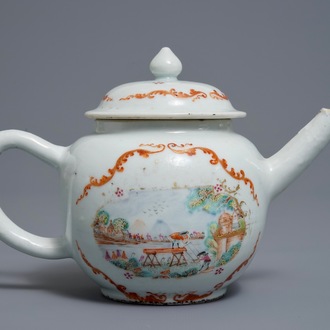 Een Chinese famille rose theepot met decor van boomzagende Europeanen, Qianlong