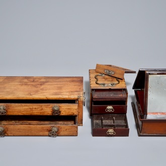 Drie diverse Chinese houten kistjes, 19/20e eeuw