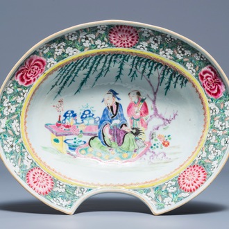 A Chinese famille rose barbers bowl with a scholar and servant, Yongzheng