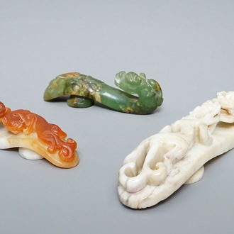 Trois boucles de ceinture en jade sculpté, Chine, 19ème